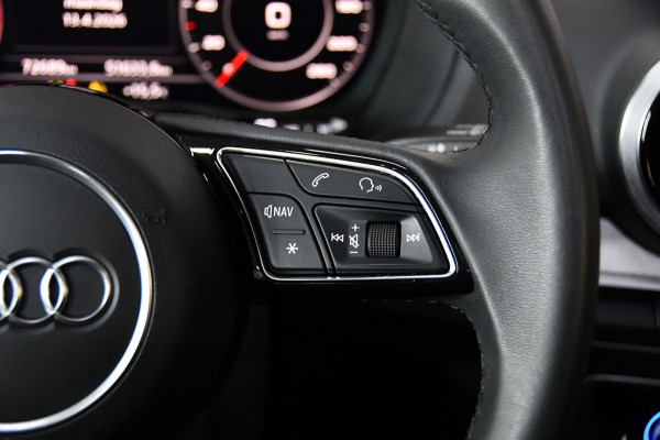 Audi Q2 35 TFSI S-Line, Pano, Camera, Navi