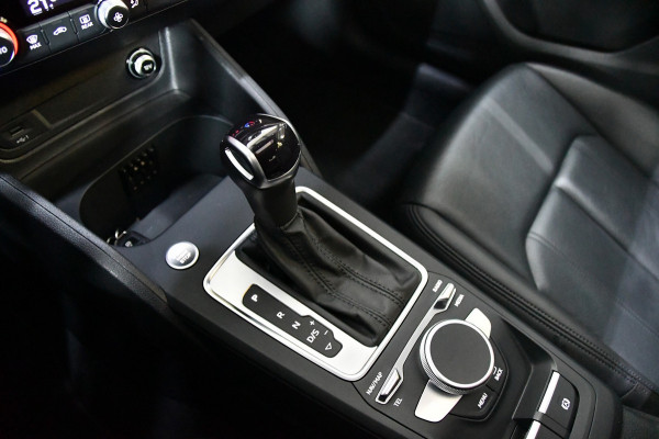 Audi Q2 35 TFSI S-Line, Pano, Camera, Navi