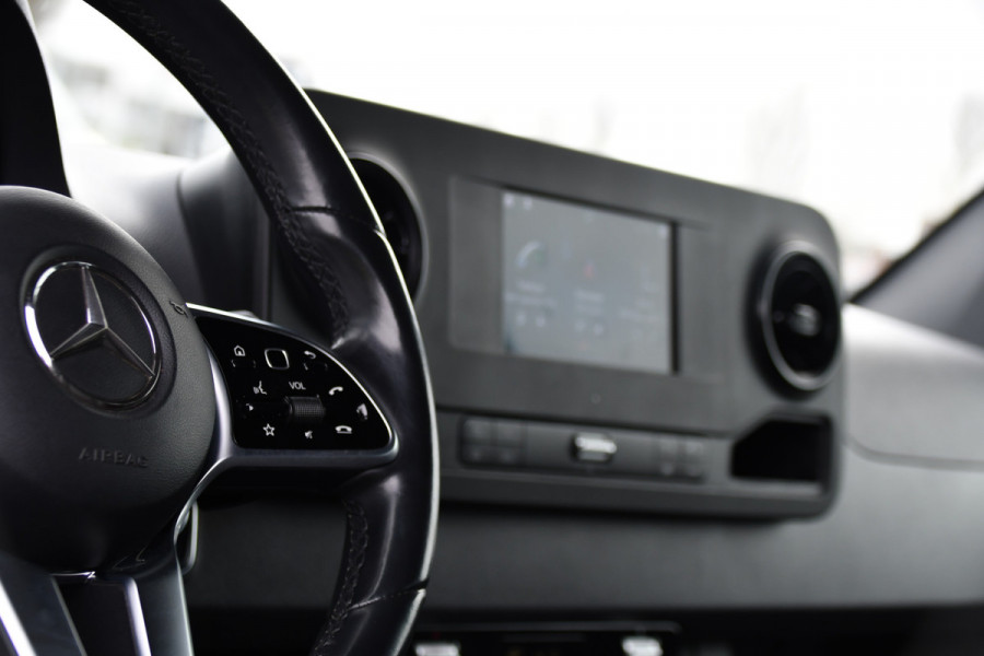 Mercedes-Benz Sprinter 516 2.2 CDI L2H1 DC PB Edition N1! Camera, Cruise, Carplay, 3500kg Trekhaak, Stoelverwarming, 164pk, geveerde stoel, Uniek!