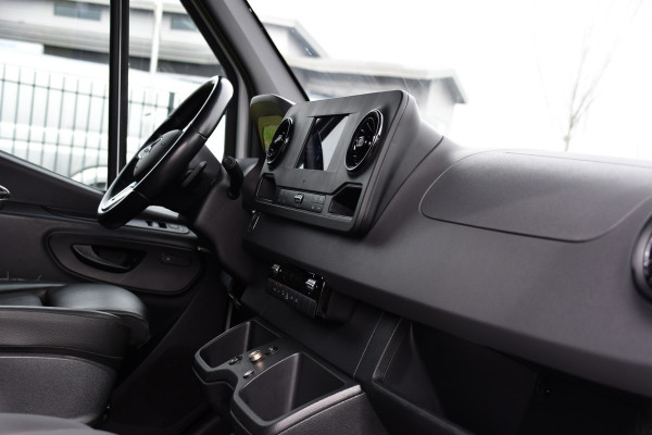 Mercedes-Benz Sprinter 516 2.2 CDI L2H1 DC PB Edition N1! Camera, Cruise, Carplay, 3500kg Trekhaak, Stoelverwarming, 164pk, geveerde stoel, Uniek!