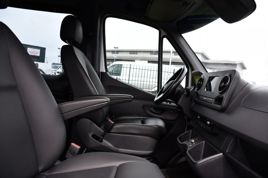 Mercedes-Benz Sprinter 516 2.2 CDI L2H1 DC PB Edition N1! Camera, Cruise, Carplay, 3500kg Trekhaak, Stoelverwarming, 164pk, geveerde stoel, Uniek!