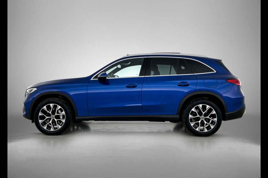 Mercedes-Benz GLC 300 e 4MATIC Plug-In Hybride Panorama Schuif-Kanteldak | Trekhaak | Memory Pakket | Stoel en Stuurverwarming. Inclusief 24 maanden MB Certified garantie voor Europa.