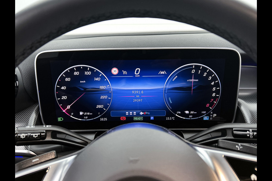 Mercedes-Benz GLC 300 e 4MATIC Plug-In Hybride Panorama Schuif-Kanteldak | Trekhaak | Memory Pakket | Stoel en Stuurverwarming. Inclusief 24 maanden MB Certified garantie voor Europa.