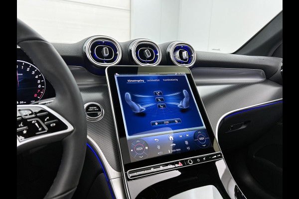 Mercedes-Benz GLC 300 e 4MATIC Plug-In Hybride Panorama Schuif-Kanteldak | Trekhaak | Memory Pakket | Stoel en Stuurverwarming. Inclusief 24 maanden MB Certified garantie voor Europa.