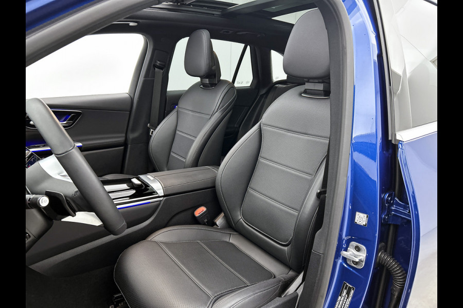 Mercedes-Benz GLC 300 e 4MATIC Plug-In Hybride Panorama Schuif-Kanteldak | Trekhaak | Memory Pakket | Stoel en Stuurverwarming. Inclusief 24 maanden MB Certified garantie voor Europa.