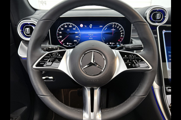 Mercedes-Benz GLC 300 e 4MATIC Plug-In Hybride Panorama Schuif-Kanteldak | Trekhaak | Memory Pakket | Stoel en Stuurverwarming. Inclusief 24 maanden MB Certified garantie voor Europa.