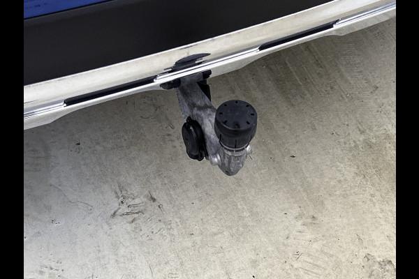 Mercedes-Benz GLC 300 e 4MATIC Plug-In Hybride Panorama Schuif-Kanteldak | Trekhaak | Memory Pakket | Stoel en Stuurverwarming. Inclusief 24 maanden MB Certified garantie voor Europa.