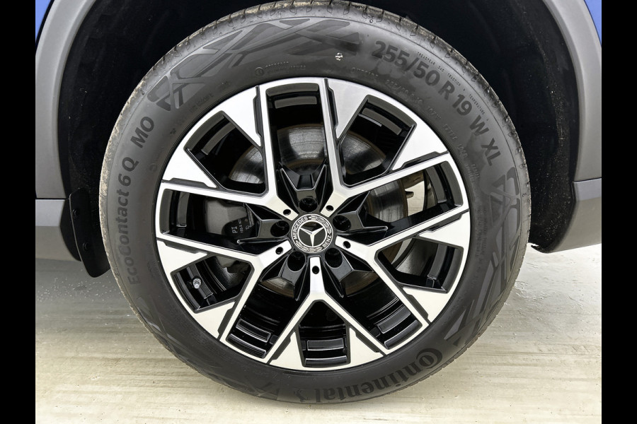 Mercedes-Benz GLC 300 e 4MATIC Plug-In Hybride Panorama Schuif-Kanteldak | Trekhaak | Memory Pakket | Stoel en Stuurverwarming. Inclusief 24 maanden MB Certified garantie voor Europa.