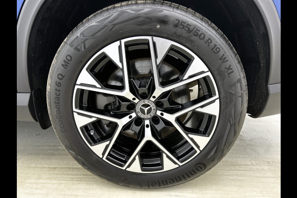 Mercedes-Benz GLC 300 e 4MATIC Plug-In Hybride Panorama Schuif-Kanteldak | Trekhaak | Memory Pakket | Stoel en Stuurverwarming. Inclusief 24 maanden MB Certified garantie voor Europa.