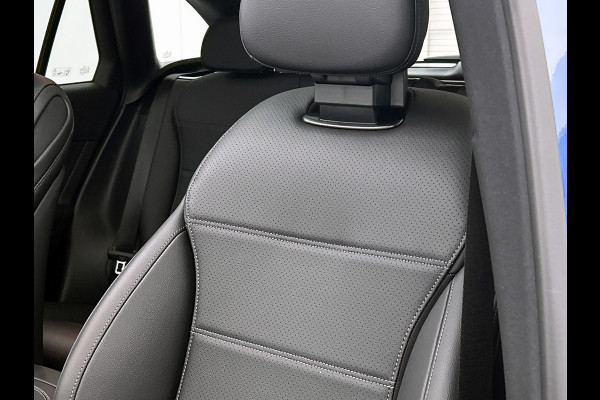 Mercedes-Benz GLC 300 e 4MATIC Plug-In Hybride Panorama Schuif-Kanteldak | Trekhaak | Memory Pakket | Stoel en Stuurverwarming. Inclusief 24 maanden MB Certified garantie voor Europa.