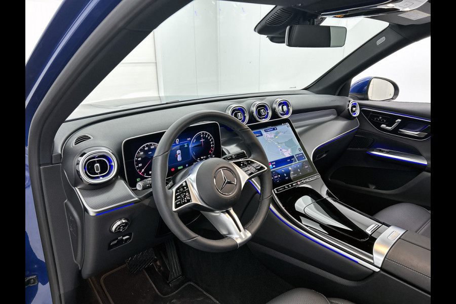 Mercedes-Benz GLC 300 e 4MATIC Plug-In Hybride Panorama Schuif-Kanteldak | Trekhaak | Memory Pakket | Stoel en Stuurverwarming. Inclusief 24 maanden MB Certified garantie voor Europa.