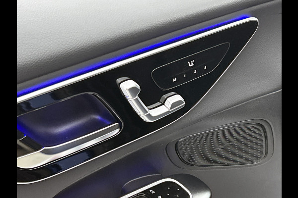 Mercedes-Benz GLC 300 e 4MATIC Plug-In Hybride Panorama Schuif-Kanteldak | Trekhaak | Memory Pakket | Stoel en Stuurverwarming. Inclusief 24 maanden MB Certified garantie voor Europa.