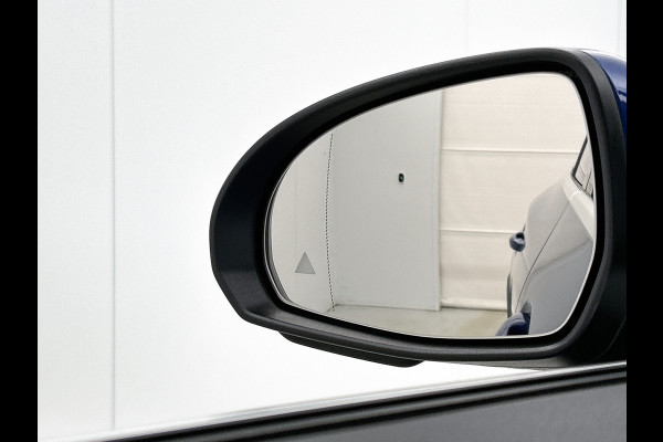Mercedes-Benz GLC 300 e 4MATIC Plug-In Hybride Panorama Schuif-Kanteldak | Trekhaak | Memory Pakket | Stoel en Stuurverwarming. Inclusief 24 maanden MB Certified garantie voor Europa.