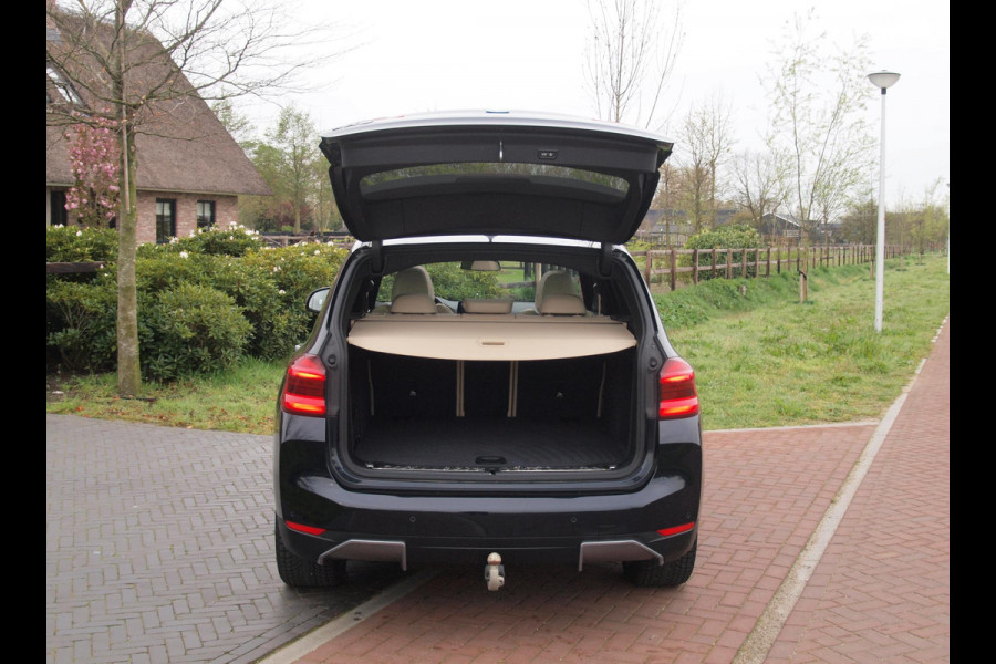 BMW iX3 High Executive 80 kWh | Panoramadak | Trekhaak | Head-Up Display | 360 Camera | Harman Kardon | Sfeerverlichting |