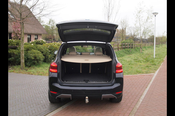 BMW iX3 High Executive 80 kWh | Panoramadak | Trekhaak | Head-Up Display | 360 Camera | Harman Kardon | Sfeerverlichting |