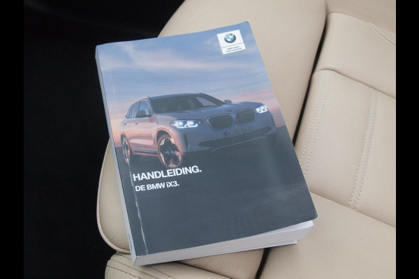 BMW iX3 High Executive 80 kWh | Panoramadak | Trekhaak | Head-Up Display | 360 Camera | Harman Kardon | Sfeerverlichting |