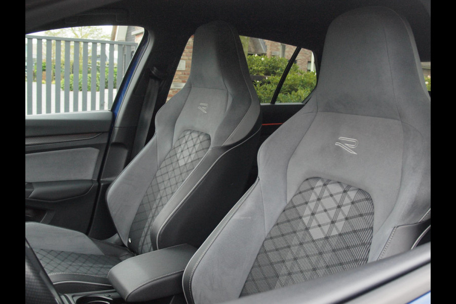 Volkswagen Golf 1.5 eTSI R-Line | Camera | Sfeerverlichting | Apple Carplay | Virtual Cockpit |