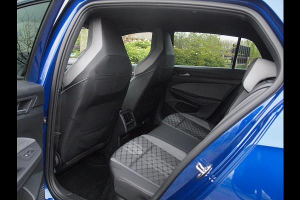 Volkswagen Golf 1.5 eTSI R-Line | Camera | Sfeerverlichting | Apple Carplay | Virtual Cockpit |