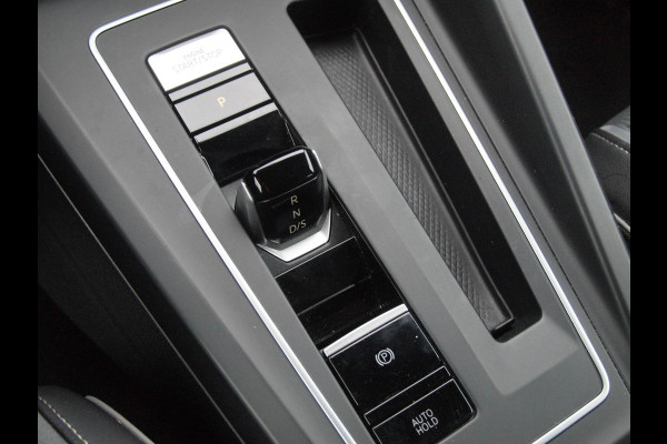 Volkswagen Golf 1.5 eTSI R-Line | Camera | Sfeerverlichting | Apple Carplay | Virtual Cockpit |