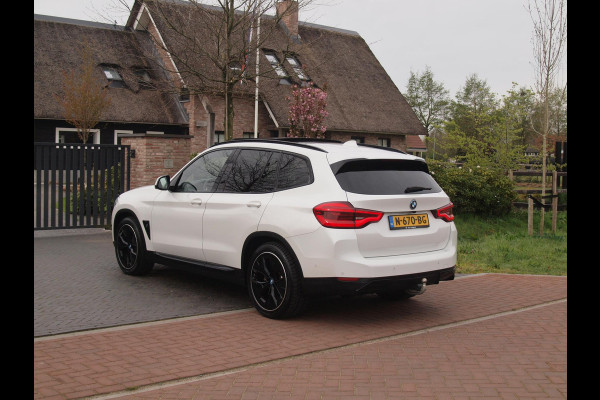 BMW iX3 High Executive 80 kWh | Panoramadak | Trekhaak | Head-Up Display | 360 Camera | Harman Kardon | Sfeerverlichting |