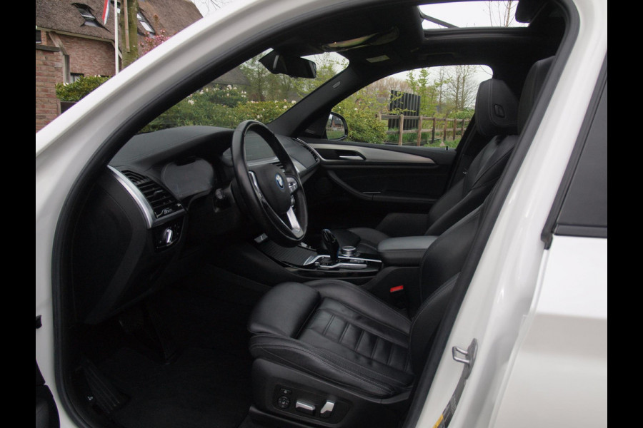 BMW iX3 High Executive 80 kWh | Panoramadak | Trekhaak | Head-Up Display | 360 Camera | Harman Kardon | Sfeerverlichting |
