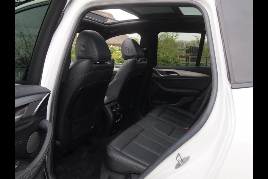 BMW iX3 High Executive 80 kWh | Panoramadak | Trekhaak | Head-Up Display | 360 Camera | Harman Kardon | Sfeerverlichting |