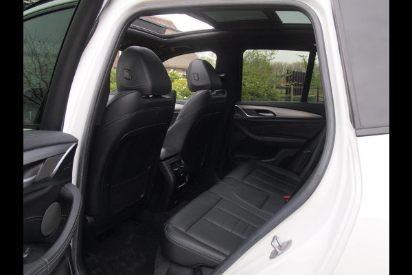 BMW iX3 High Executive 80 kWh | Panoramadak | Trekhaak | Head-Up Display | 360 Camera | Harman Kardon | Sfeerverlichting |