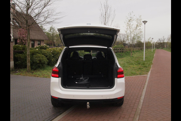 BMW iX3 High Executive 80 kWh | Panoramadak | Trekhaak | Head-Up Display | 360 Camera | Harman Kardon | Sfeerverlichting |