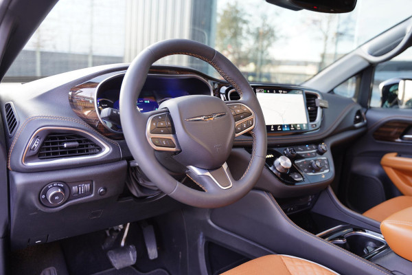 Chrysler Pacifica 3.6 V6 Hybrid Nieuwstaat Hybride