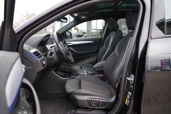 BMW X2 xDrive25e 220 PK High Executive M-Sport PHEV, Panoramadak, LED, Camera