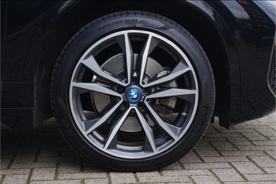 BMW X2 xDrive25e 220 PK High Executive M-Sport PHEV, Panoramadak, LED, Camera