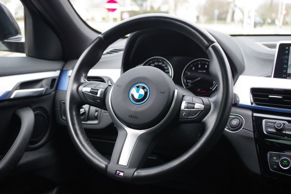 BMW X2 xDrive25e 220 PK High Executive M-Sport PHEV, Panoramadak, LED, Camera