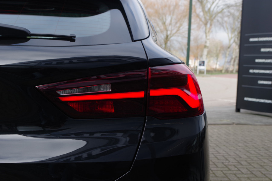 BMW X2 xDrive25e 220 PK High Executive M-Sport PHEV, Panoramadak, LED, Camera