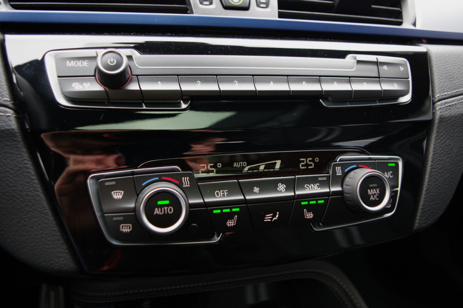 BMW X2 xDrive25e 220 PK High Executive M-Sport PHEV, Panoramadak, LED, Camera