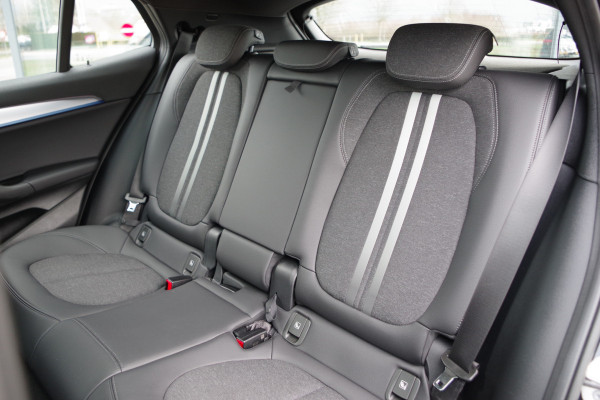 BMW X2 xDrive25e 220 PK High Executive M-Sport PHEV, Panoramadak, LED, Camera