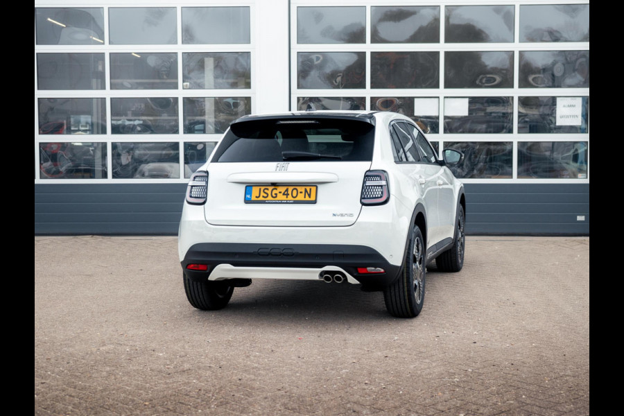 Fiat 600 1.2 Hybrid La Prima | 145 PK | Apple Carplay | Camera l El. Stoelen l Stoelverwarming