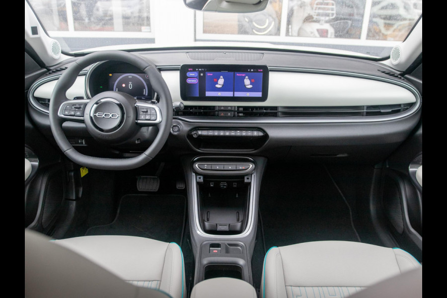 Fiat 600 1.2 Hybrid La Prima | 145 PK | Apple Carplay | Camera l El. Stoelen l Stoelverwarming