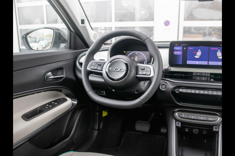 Fiat 600 1.2 Hybrid La Prima | 145 PK | Apple Carplay | Camera l El. Stoelen l Stoelverwarming