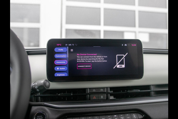 Fiat 600 1.2 Hybrid La Prima | 145 PK | Apple Carplay | Camera l El. Stoelen l Stoelverwarming