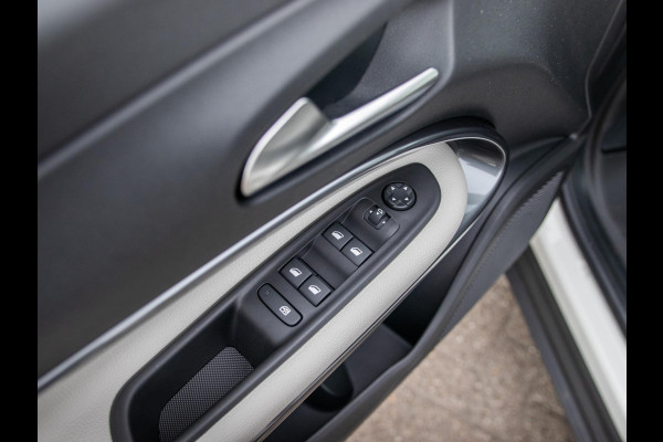 Fiat 600 1.2 Hybrid La Prima | 145 PK | Apple Carplay | Camera l El. Stoelen l Stoelverwarming