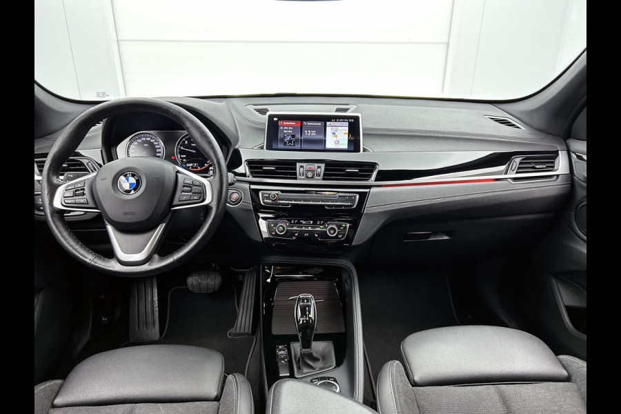 BMW X1 SDrive18i High Executive(Goed OnderH, Navi Pro, Camera, StoelV, Active Cruise, Lane Assist, Keyless, Etc)