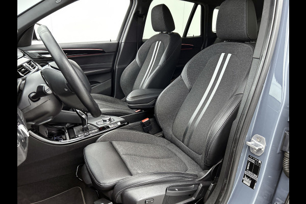 BMW X1 SDrive18i High Executive(Goed OnderH, Navi Pro, Camera, StoelV, Active Cruise, Lane Assist, Keyless, Etc)