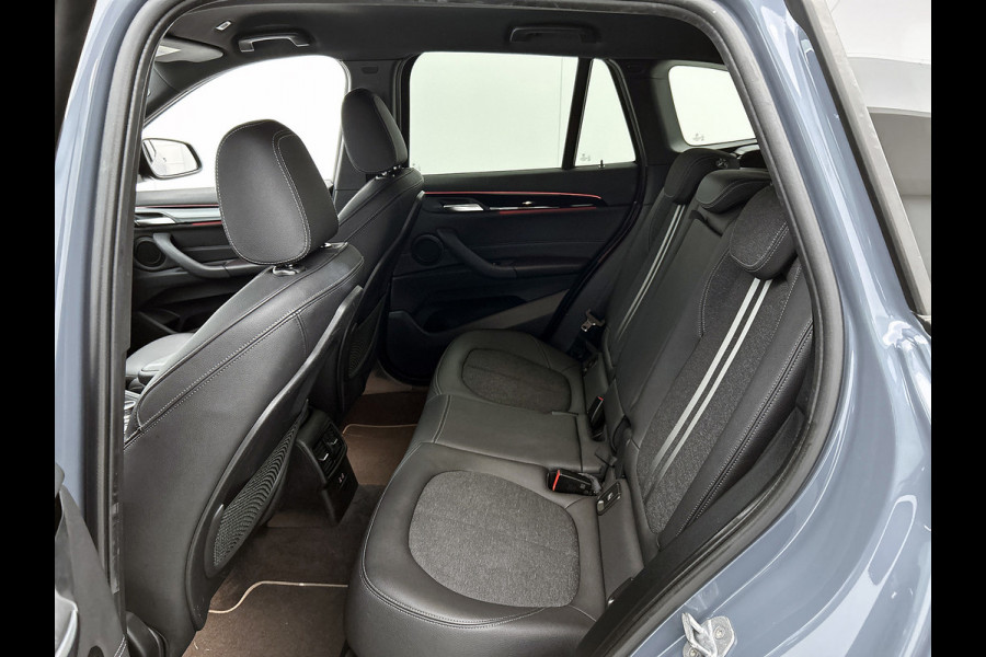 BMW X1 SDrive18i High Executive(Goed OnderH, Navi Pro, Camera, StoelV, Active Cruise, Lane Assist, Keyless, Etc)