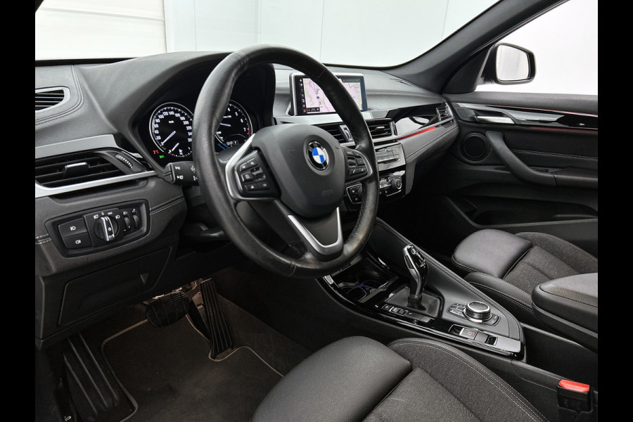 BMW X1 SDrive18i High Executive(Goed OnderH, Navi Pro, Camera, StoelV, Active Cruise, Lane Assist, Keyless, Etc)