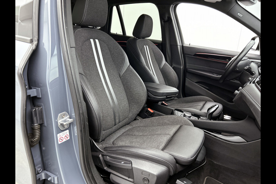 BMW X1 SDrive18i High Executive(Goed OnderH, Navi Pro, Camera, StoelV, Active Cruise, Lane Assist, Keyless, Etc)