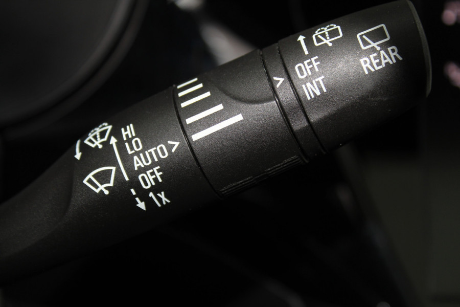 Opel Corsa 1.2-100 pk Turbo GS-Line. Erg mooie sportieve wagen, slechts 25.500km ! Panoramadak, Stoel- en stuurwielverwarming, Cruise Control, Climate Control, Apple CarPlay/Android auto, Camera, Dodehoek assistent