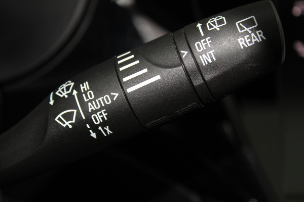 Opel Corsa 1.2-100 pk Turbo GS-Line. Erg mooie sportieve wagen, slechts 25.500km ! Panoramadak, Stoel- en stuurwielverwarming, Cruise Control, Climate Control, Apple CarPlay/Android auto, Camera, Dodehoek assistent