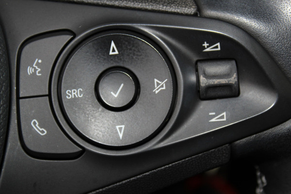 Opel Corsa 1.2-100 pk Turbo GS-Line. Erg mooie sportieve wagen, slechts 25.500km ! Panoramadak, Stoel- en stuurwielverwarming, Cruise Control, Climate Control, Apple CarPlay/Android auto, Camera, Dodehoek assistent