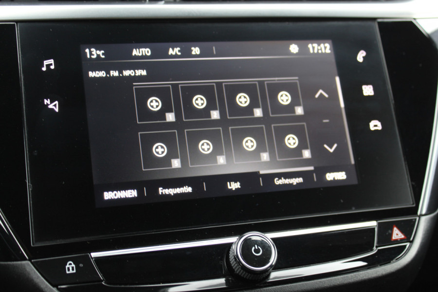 Opel Corsa 1.2-100 pk Turbo GS-Line. Erg mooie sportieve wagen, slechts 25.500km ! Panoramadak, Stoel- en stuurwielverwarming, Cruise Control, Climate Control, Apple CarPlay/Android auto, Camera, Dodehoek assistent