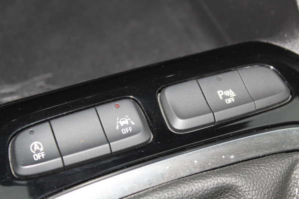 Opel Corsa 1.2-100 pk Turbo GS-Line. Erg mooie sportieve wagen, slechts 25.500km ! Panoramadak, Stoel- en stuurwielverwarming, Cruise Control, Climate Control, Apple CarPlay/Android auto, Camera, Dodehoek assistent